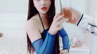 金发继女Scarlett Hampton在POV中被她的继父操了
