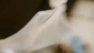观看一对青少年夫妇在他们的热辣冒险中狂野地玩乐第二部分