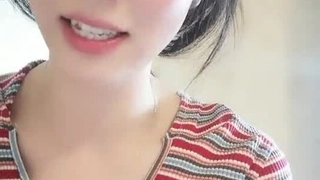 性感黑裙妹子啪啪，坐在身上互摸调情穿黑丝干