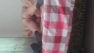 雪乳正妹扮作圣诞精灵，用身体当作肉棒最棒的圣诞礼物～