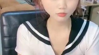 肤白貌美极品小妞的诱惑，全程露脸好身材大秀刺激狼友