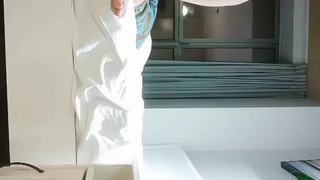 成人用品推销小姐沦为客户使用性工具