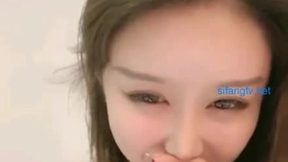 古风妆容美女！情趣肚兜齐逼短裤！小露白嫩奶子，扭动美臀玩诱惑，若隐若现让人欲罢不能
