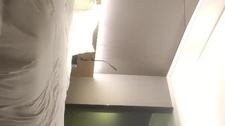 我最好的朋友爸爸用巨大的阴茎和内射给我一个惊喜